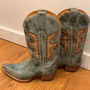 Beautiful pair of Frye boots!!!